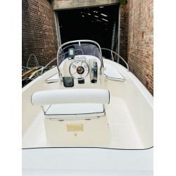 Jets Marivent 525 Open Power Boat (2006) Powered by Evinrude E-TEC G1 E90DSLIID 2-Stroke Outboard Engine (2010) - Pre-Owned