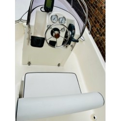 Jets Marivent 525 Open Power Boat (2006) Powered by Evinrude E-TEC G1 E90DSLIID 2-Stroke Outboard Engine (2010) - Pre-Owned