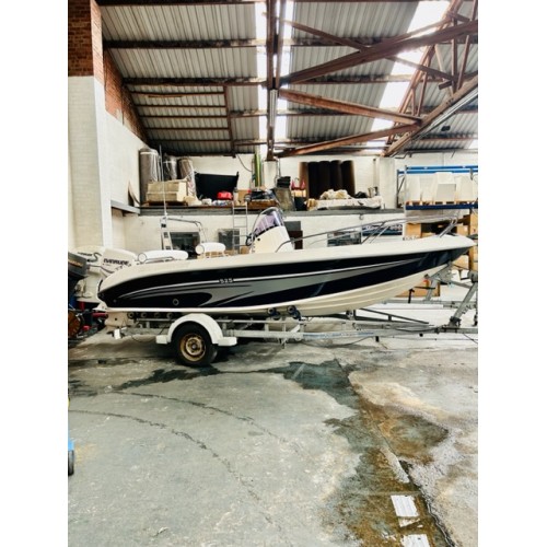 Jets Marivent 525 Open Power Boat (2006) Powered by Evinrude E-TEC G1 E90DSLIID 2-Stroke Outboard Engine (2010) - Pre-Owned